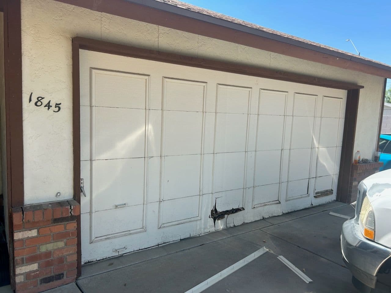 Sleek New Long Panel Garage Door Upgrade image